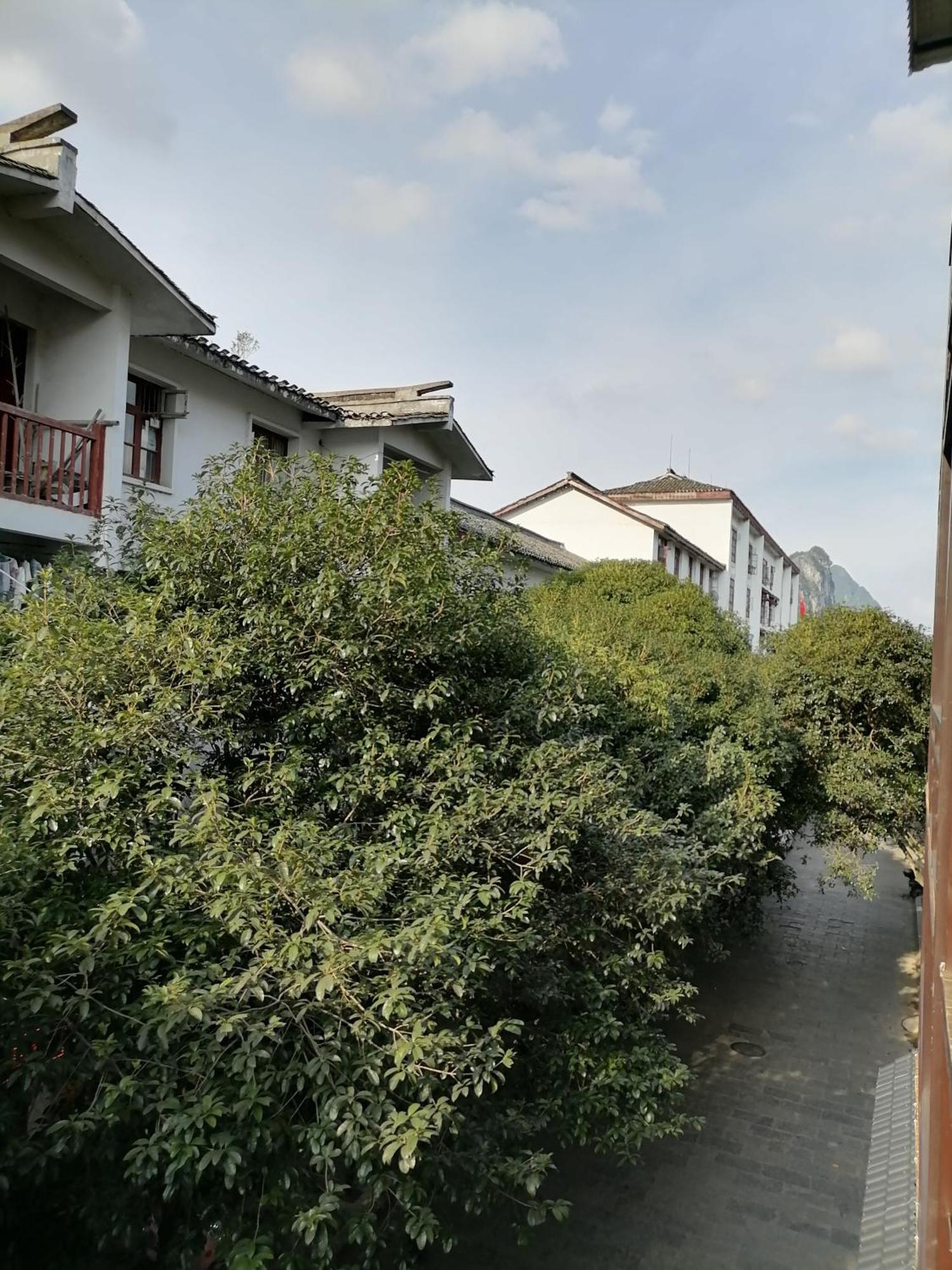 Lazzy Inn 陽朔 エクステリア 写真